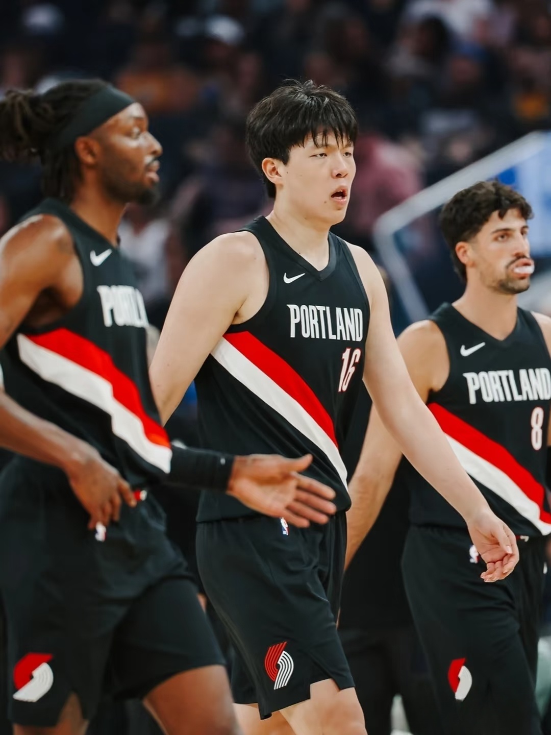乐鱼体育链接-转折点！门兴格拉德巴赫复出首秀，NBA常规赛赛后攻防权衡，气氛紧张，阵容厚度经受考验的简单介绍