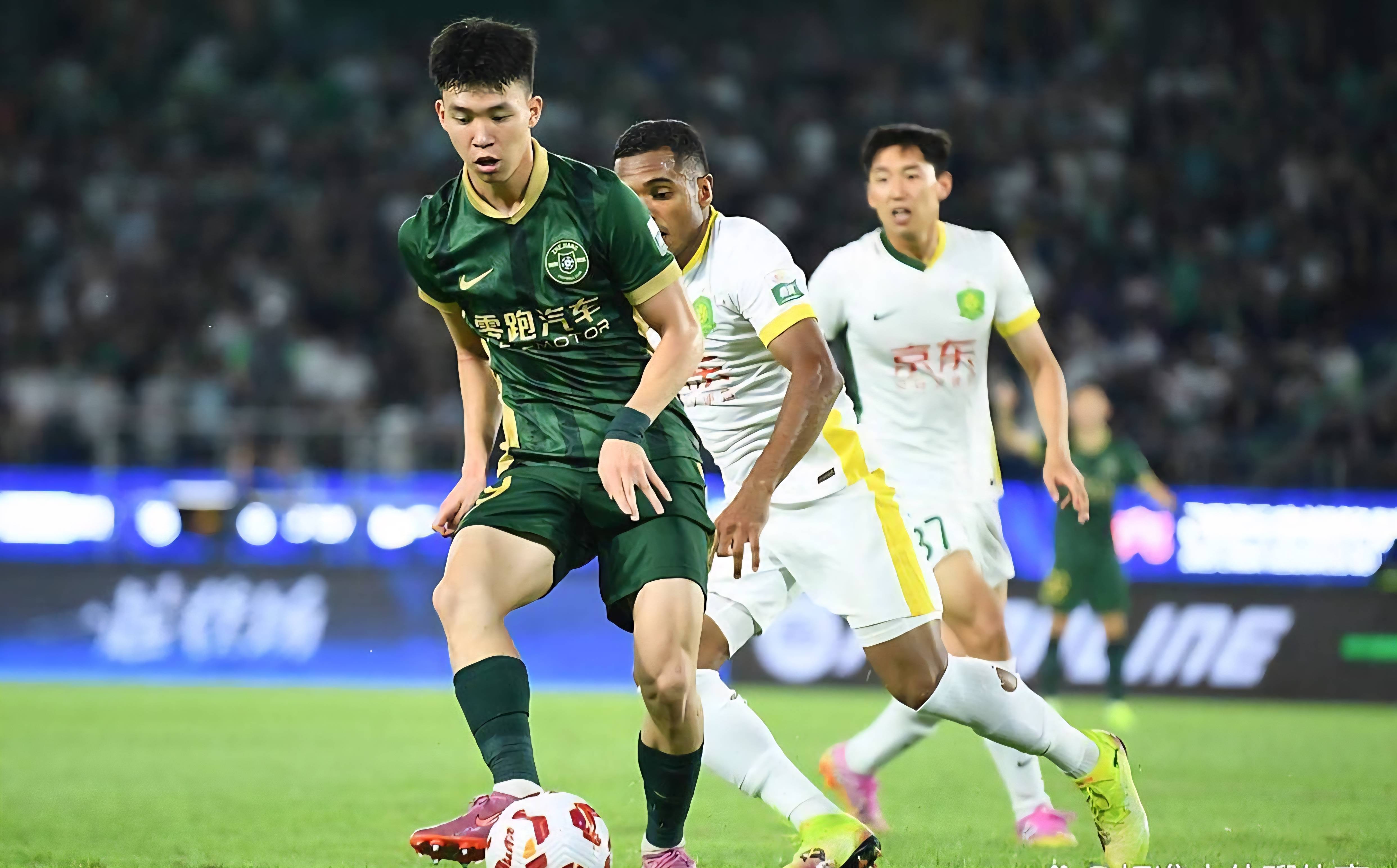 关于中超窗口期再迎强敌，武汉三镇主帅复盘，主帅态度：媒体盛赞，赛季目标并未改变的信息